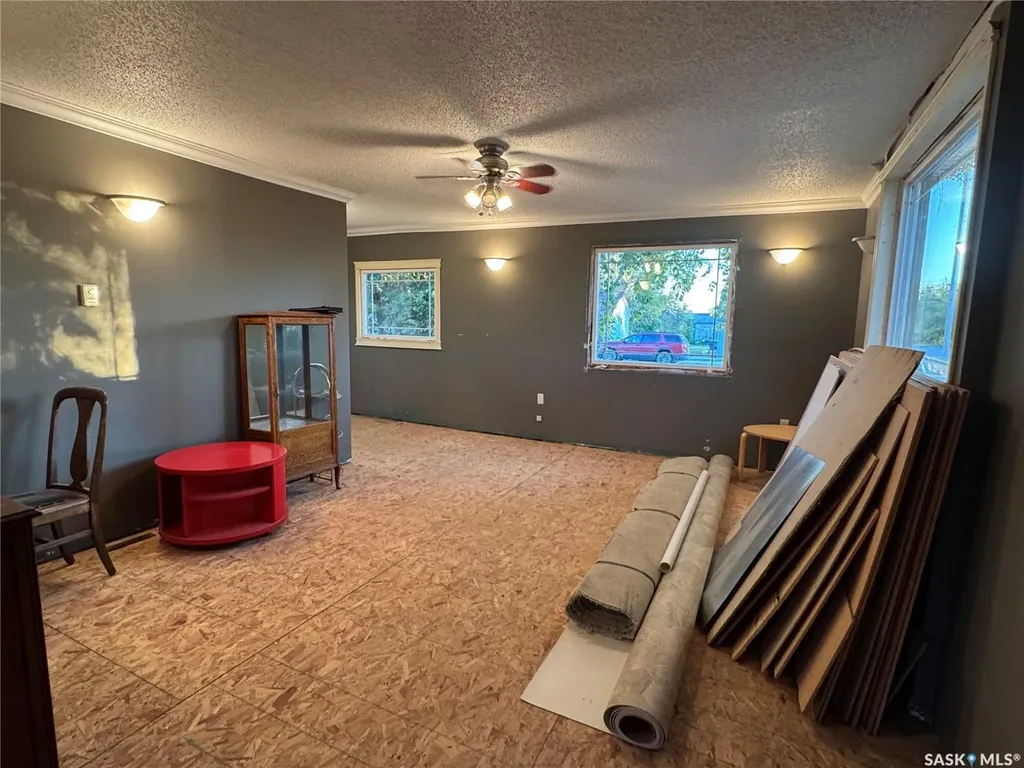 319 3rd Avenue W Biggar SK S0K 0M0