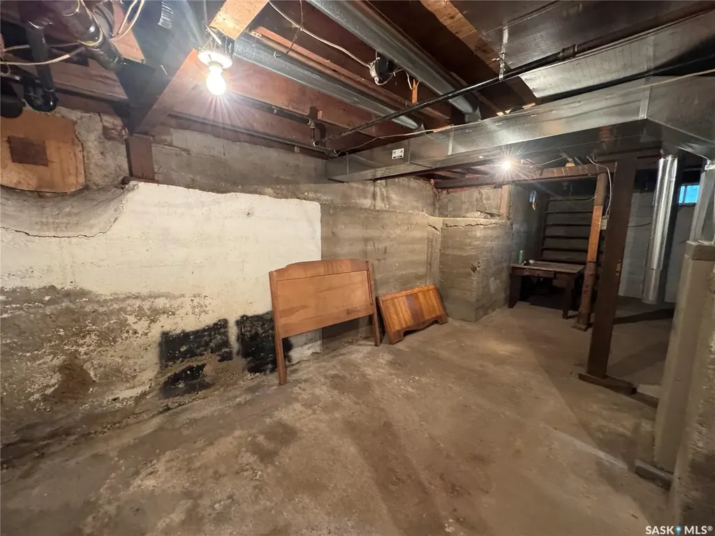 319 3rd Avenue W Biggar SK S0K 0M0