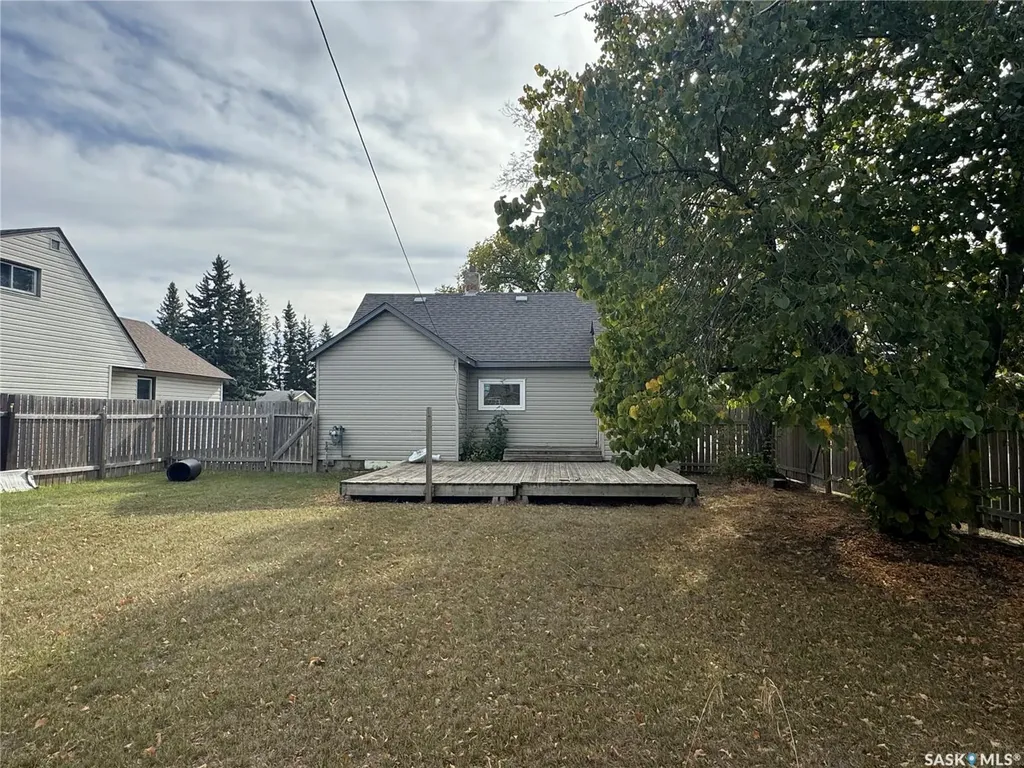 319 3rd Avenue W Biggar SK S0K 0M0
