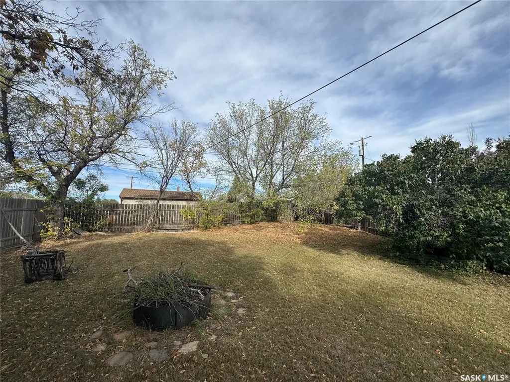 319 3rd Avenue W Biggar SK S0K 0M0