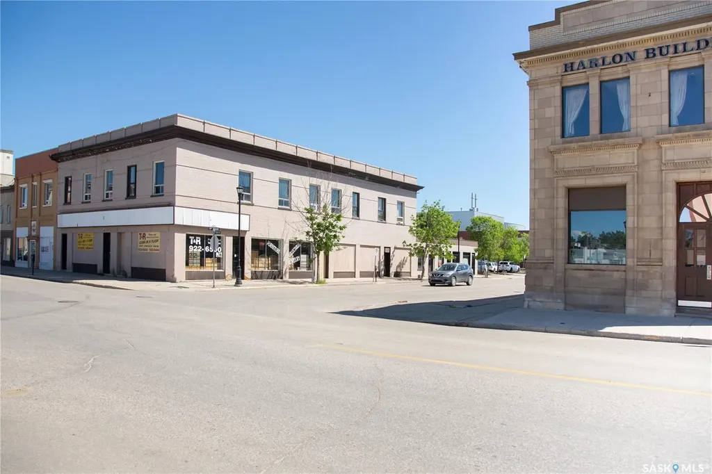 1102 1st Avenue W Prince Albert SK S6V 4Y6