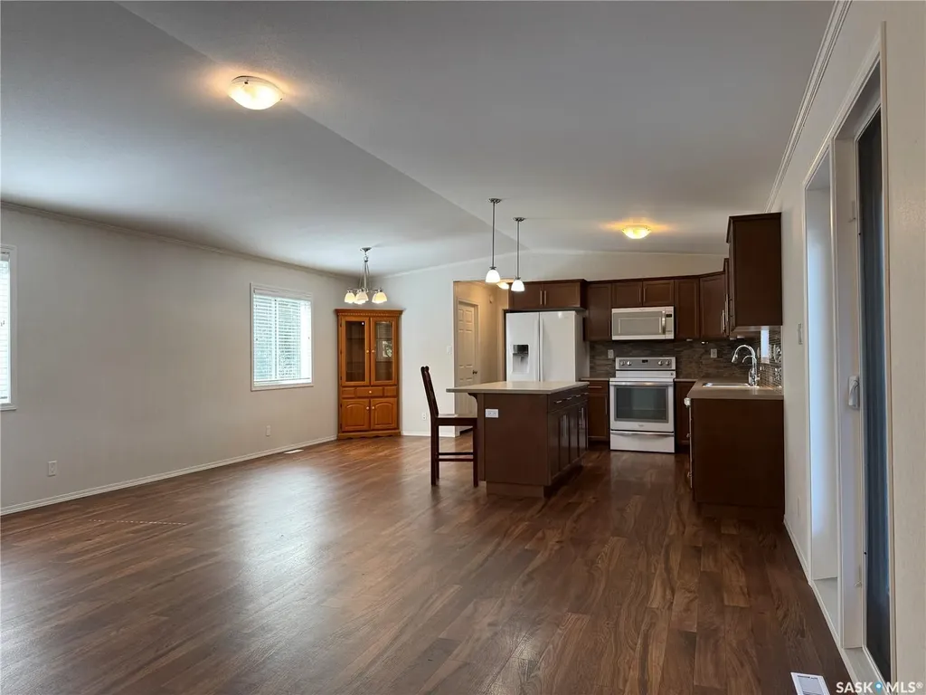 226 Hopp Street Jansen SK S0K 2B0