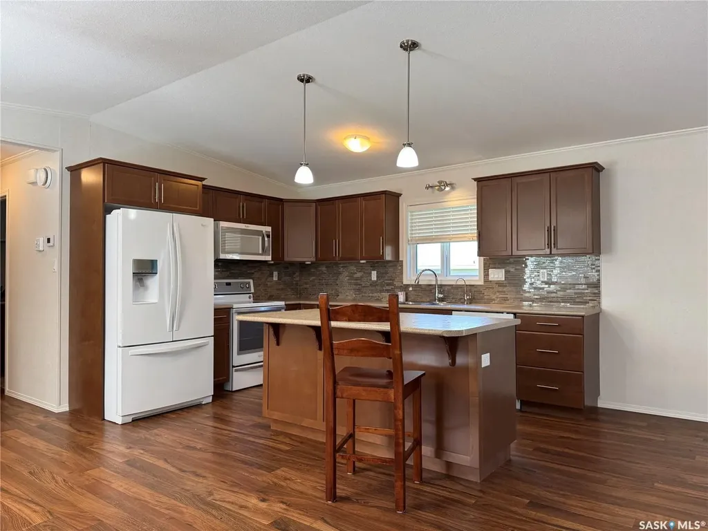 226 Hopp Street Jansen SK S0K 2B0