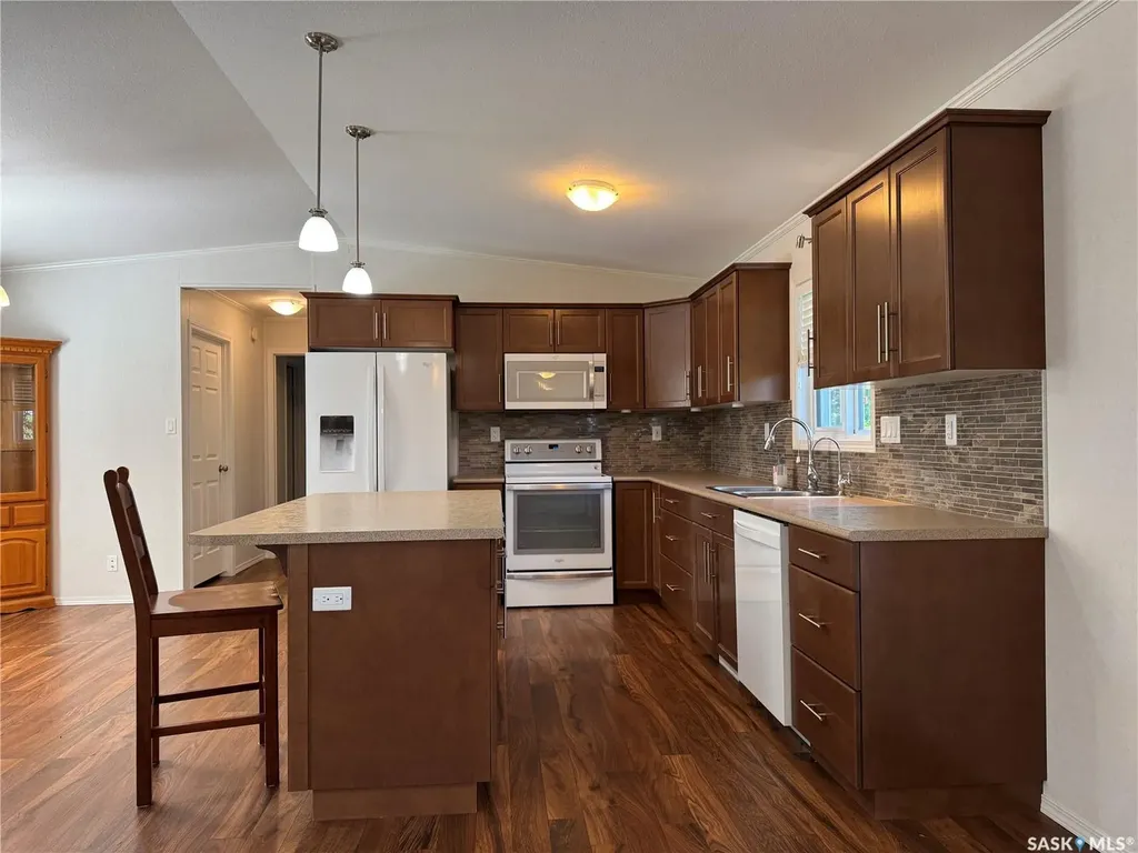 226 Hopp Street Jansen SK S0K 2B0