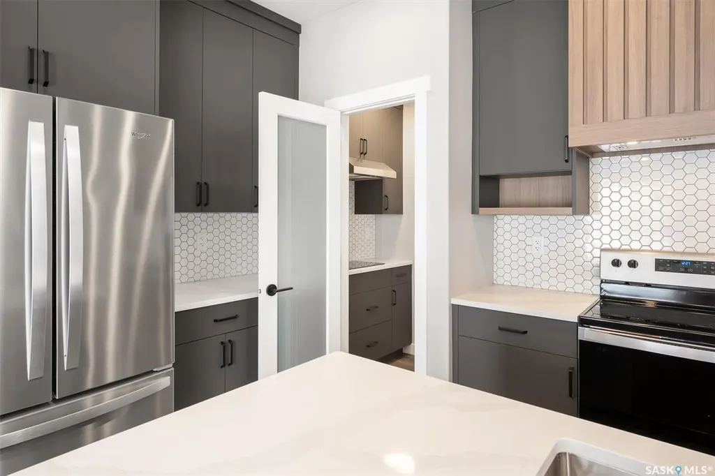 214 Fortosky Crescent Saskatoon SK S7M 5X3