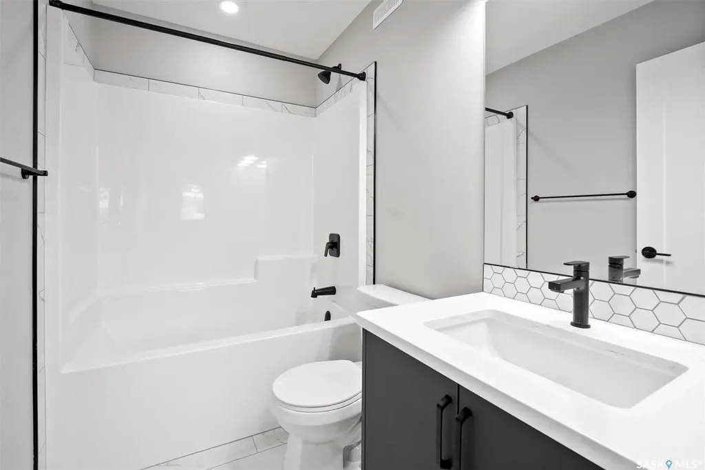 214 Fortosky Crescent Saskatoon SK S7M 5X3
