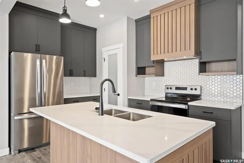 214 Fortosky Crescent Saskatoon SK S7M 5X3