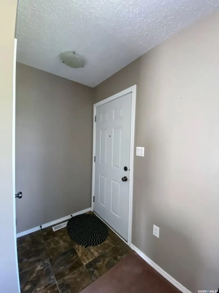 320 4th Avenue Dodsland SK S0L 0V0