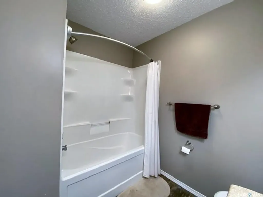 320 4th Avenue Dodsland SK S0L 0V0