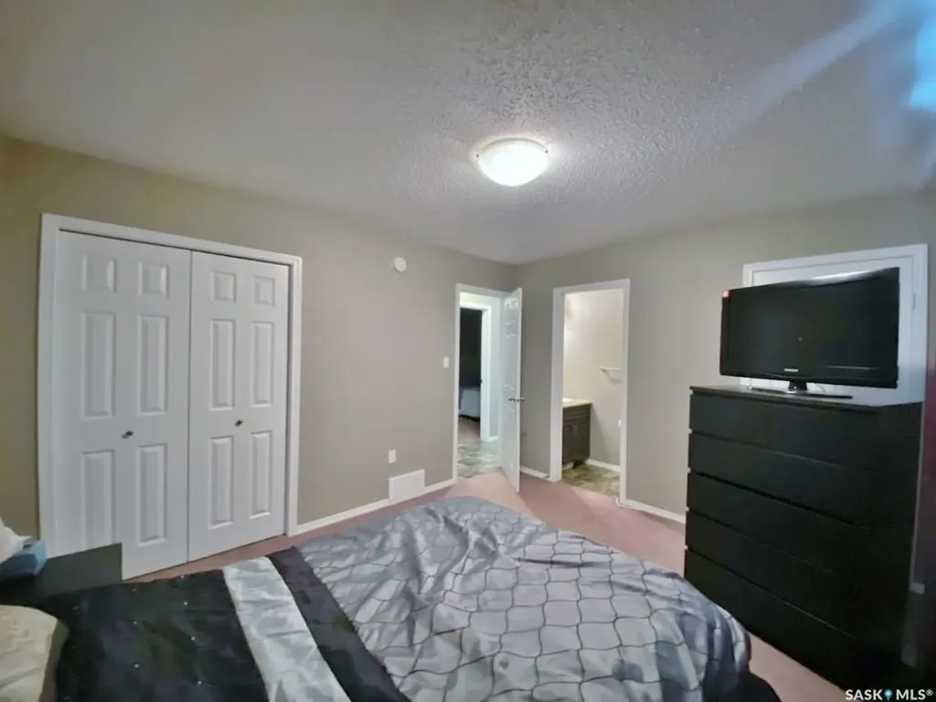 320 4th Avenue Dodsland SK S0L 0V0