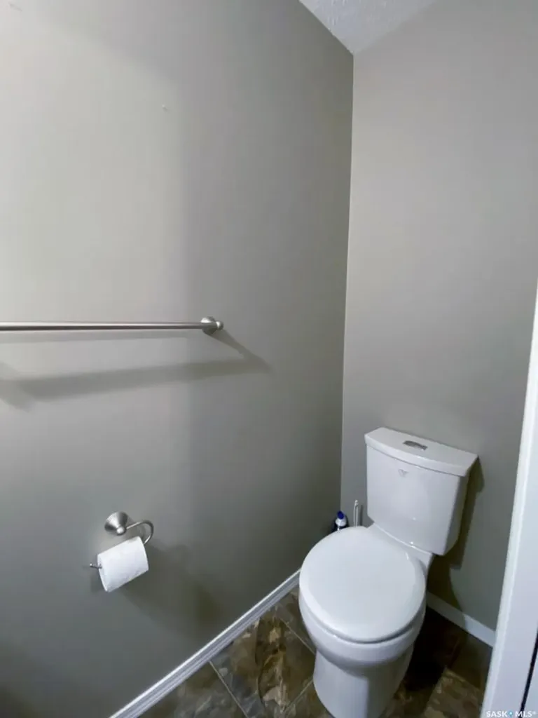 320 4th Avenue Dodsland SK S0L 0V0