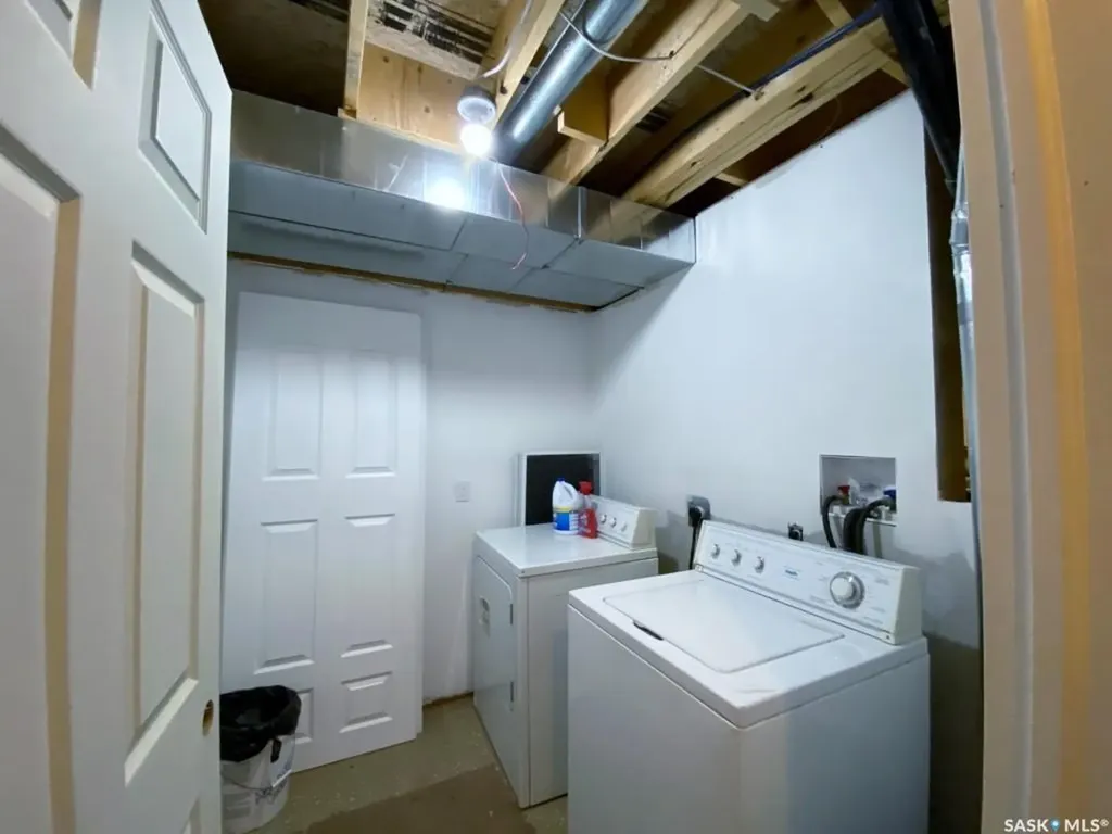 320 4th Avenue Dodsland SK S0L 0V0