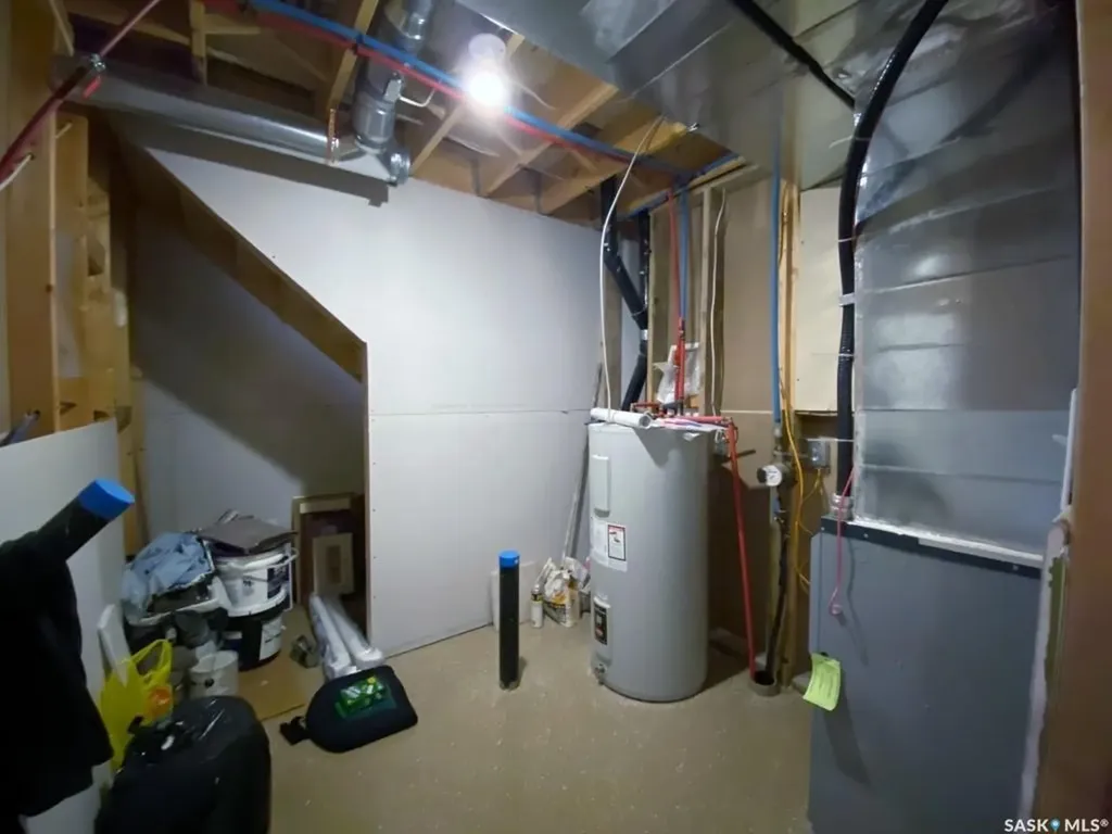 320 4th Avenue Dodsland SK S0L 0V0