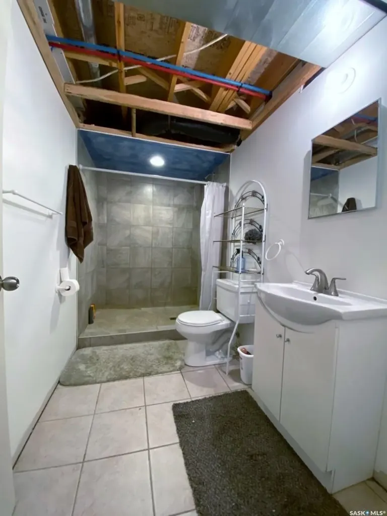 320 4th Avenue Dodsland SK S0L 0V0