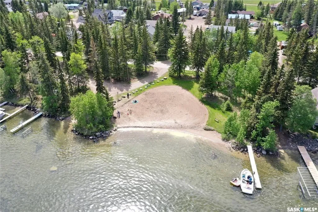 17 White Poplar Crescent Candle Lake SK S0J 3E0