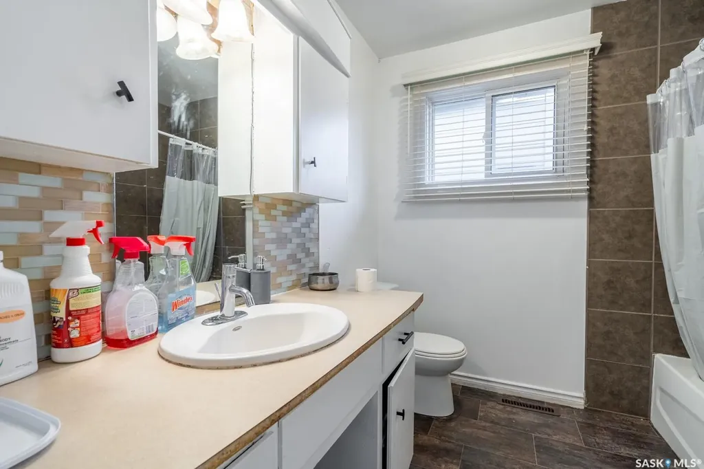 1321 Victoria Avenue Regina SK S4P 0P2