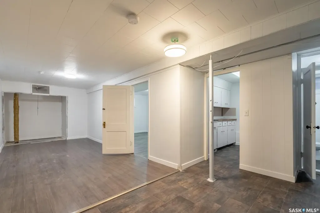 1321 Victoria Avenue Regina SK S4P 0P2