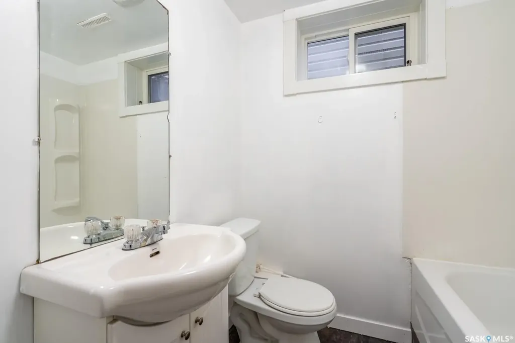 1321 Victoria Avenue Regina SK S4P 0P2