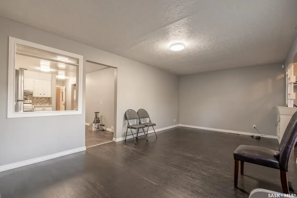 1321 Victoria Avenue Regina SK S4P 0P2