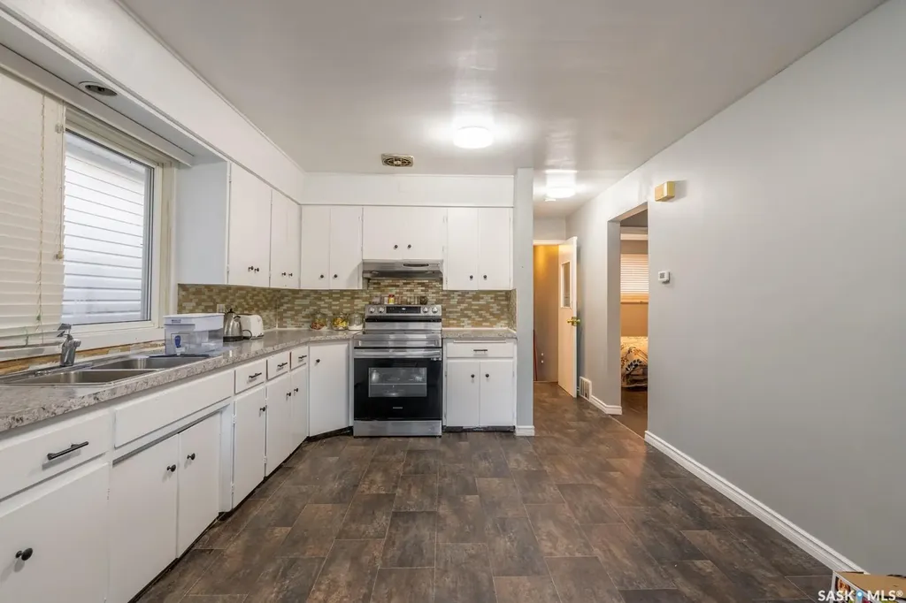1321 Victoria Avenue Regina SK S4P 0P2