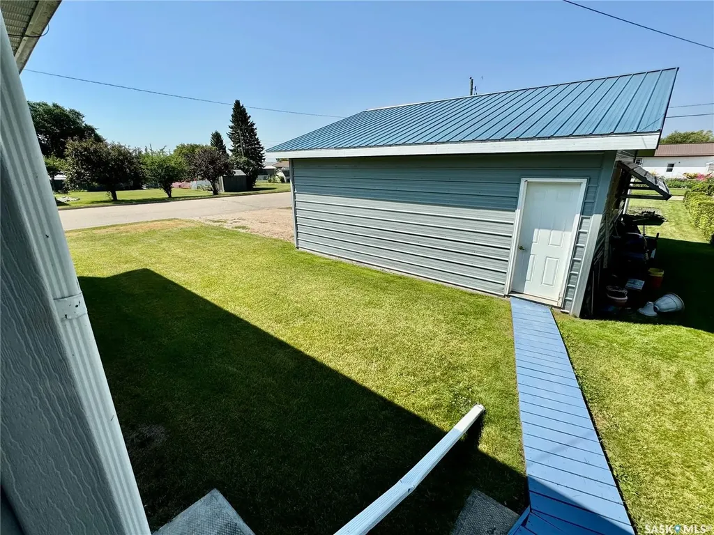 603 2nd Street NE Preeceville SK S0A 3B0