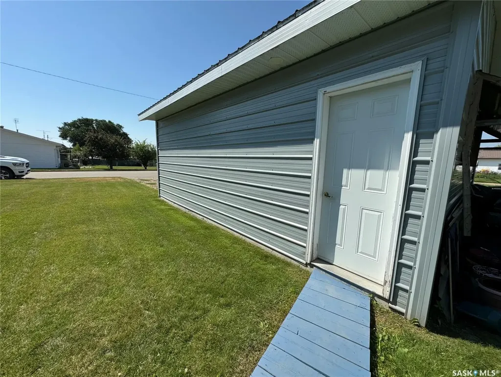 603 2nd Street NE Preeceville SK S0A 3B0