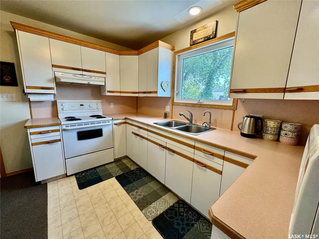 603 2nd Street NE Preeceville SK S0A 3B0