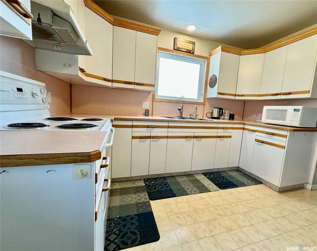 603 2nd Street NE Preeceville SK S0A 3B0