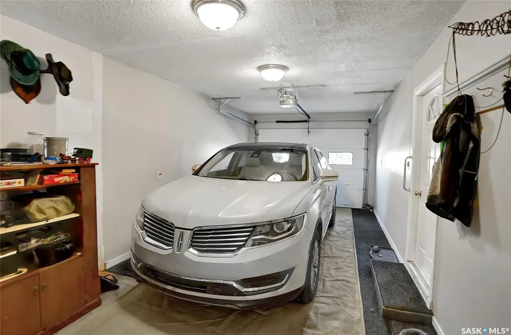 704 Leeville Drive Assiniboia SK S0H 0B0