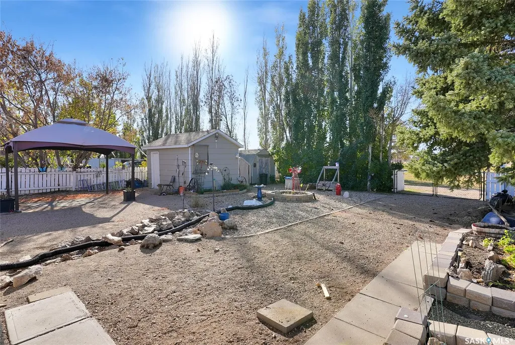 704 Leeville Drive Assiniboia SK S0H 0B0