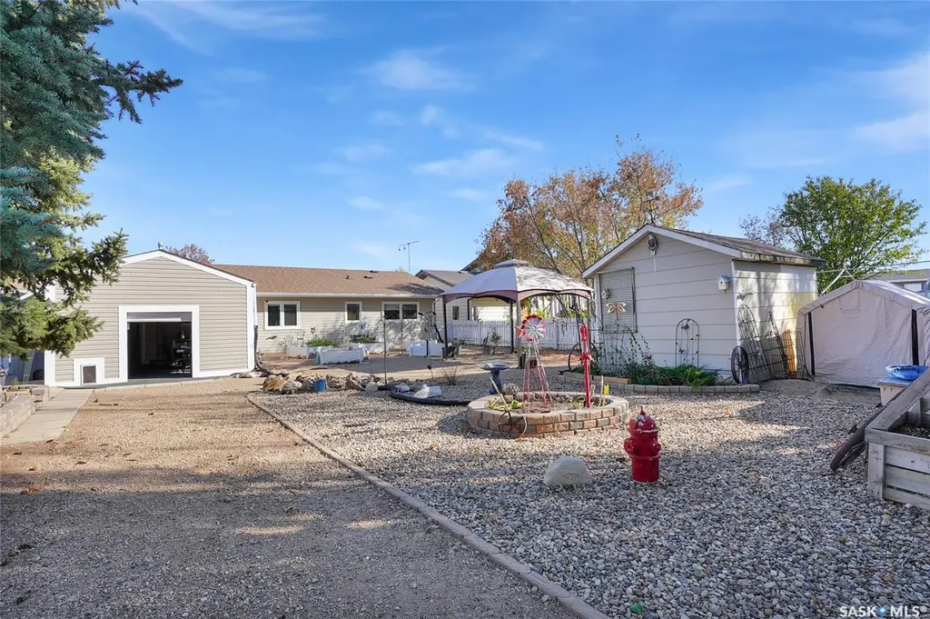 704 Leeville Drive Assiniboia SK S0H 0B0