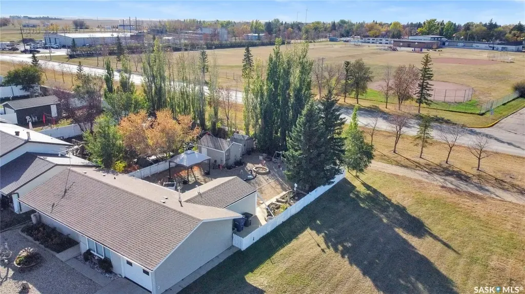 704 Leeville Drive Assiniboia SK S0H 0B0