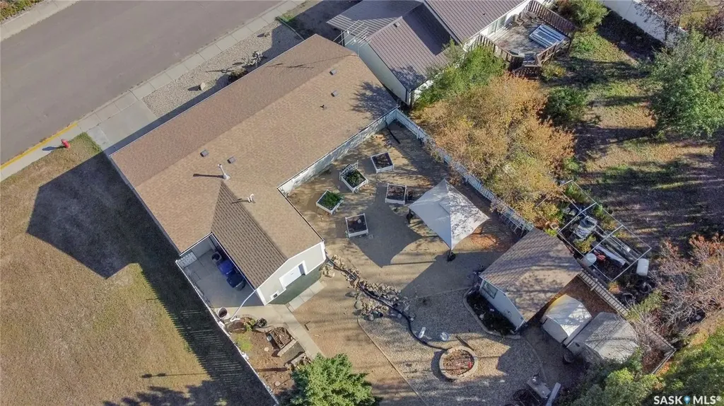 704 Leeville Drive Assiniboia SK S0H 0B0