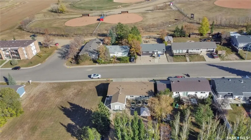 704 Leeville Drive Assiniboia SK S0H 0B0