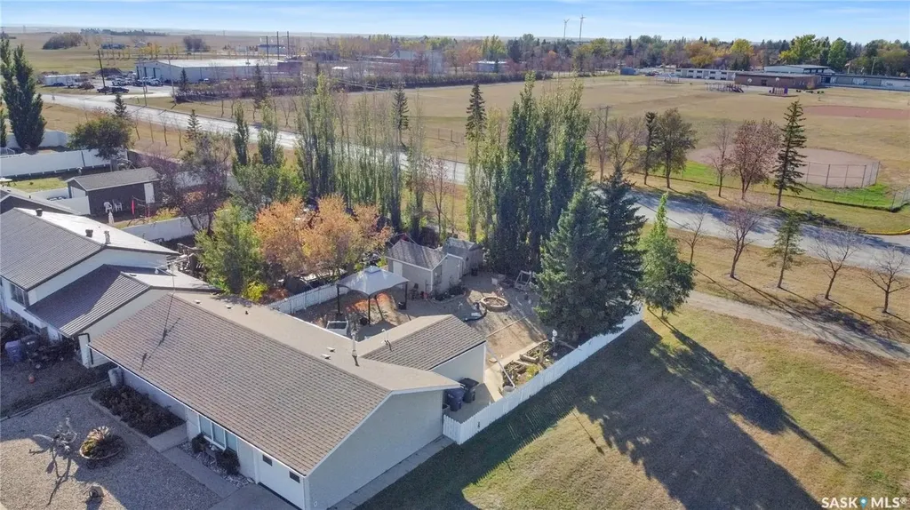 704 Leeville Drive Assiniboia SK S0H 0B0