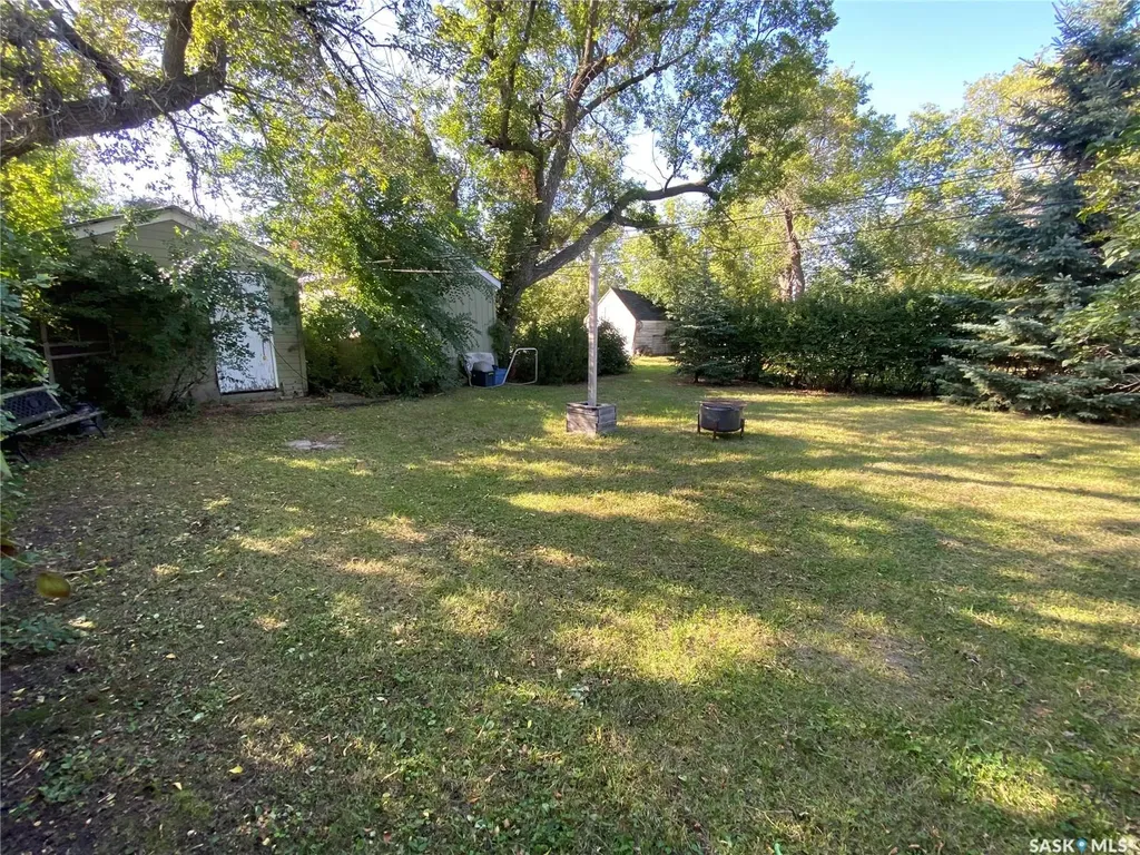 204 4th Street E Carnduff SK S0C 0S0