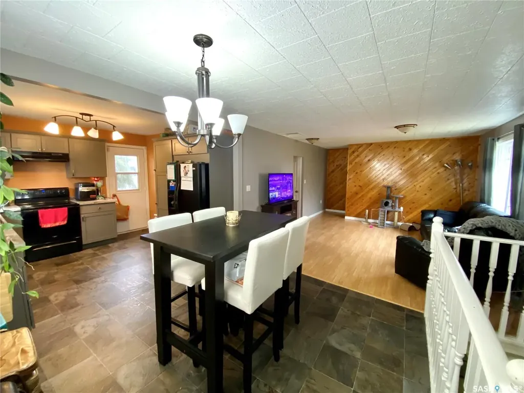 204 4th Street E Carnduff SK S0C 0S0