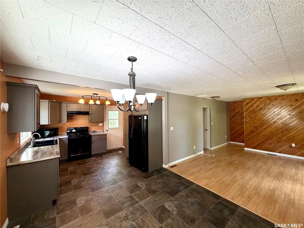204 4th Street E Carnduff SK S0C 0S0
