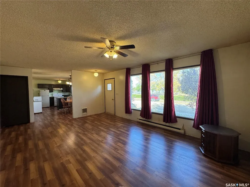 202 4th Avenue Landis SK S0K 2K0