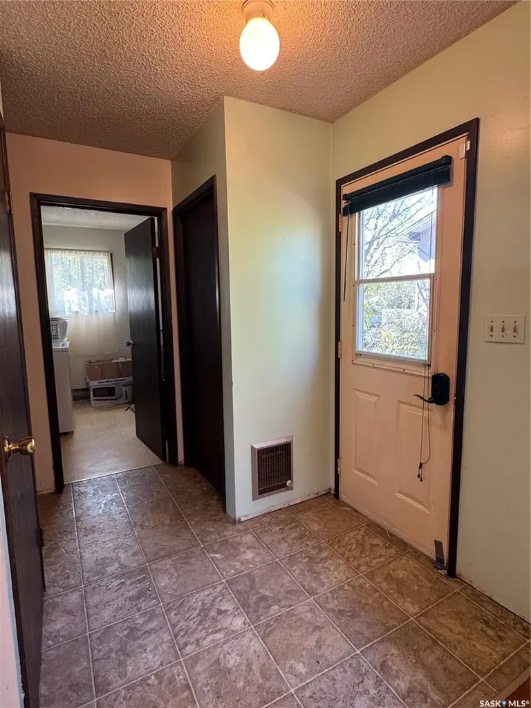 202 4th Avenue Landis SK S0K 2K0