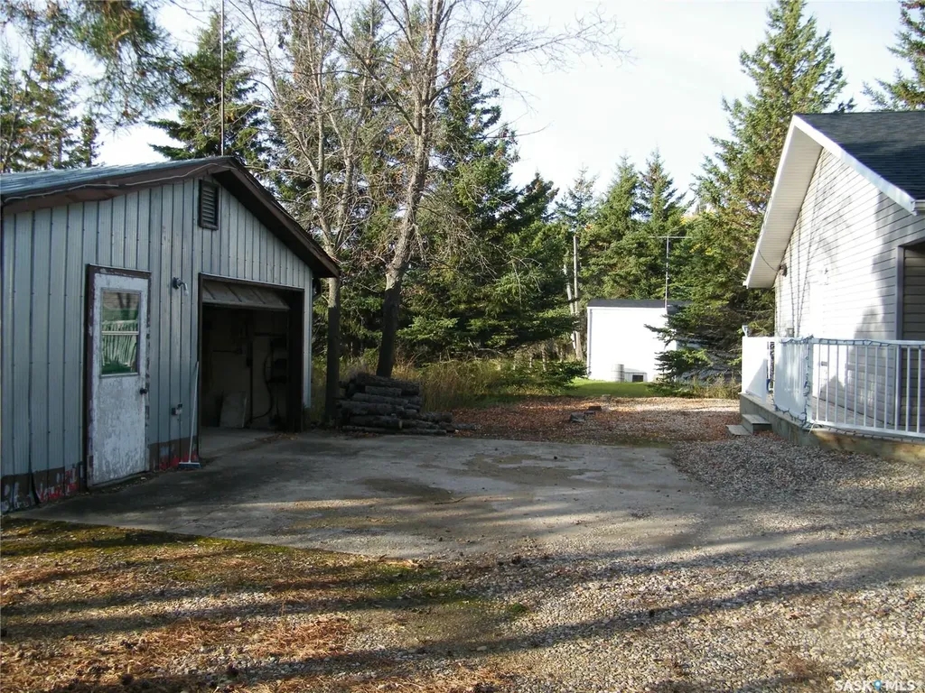 431 Centre Street Middle Lake SK S0K 2X0