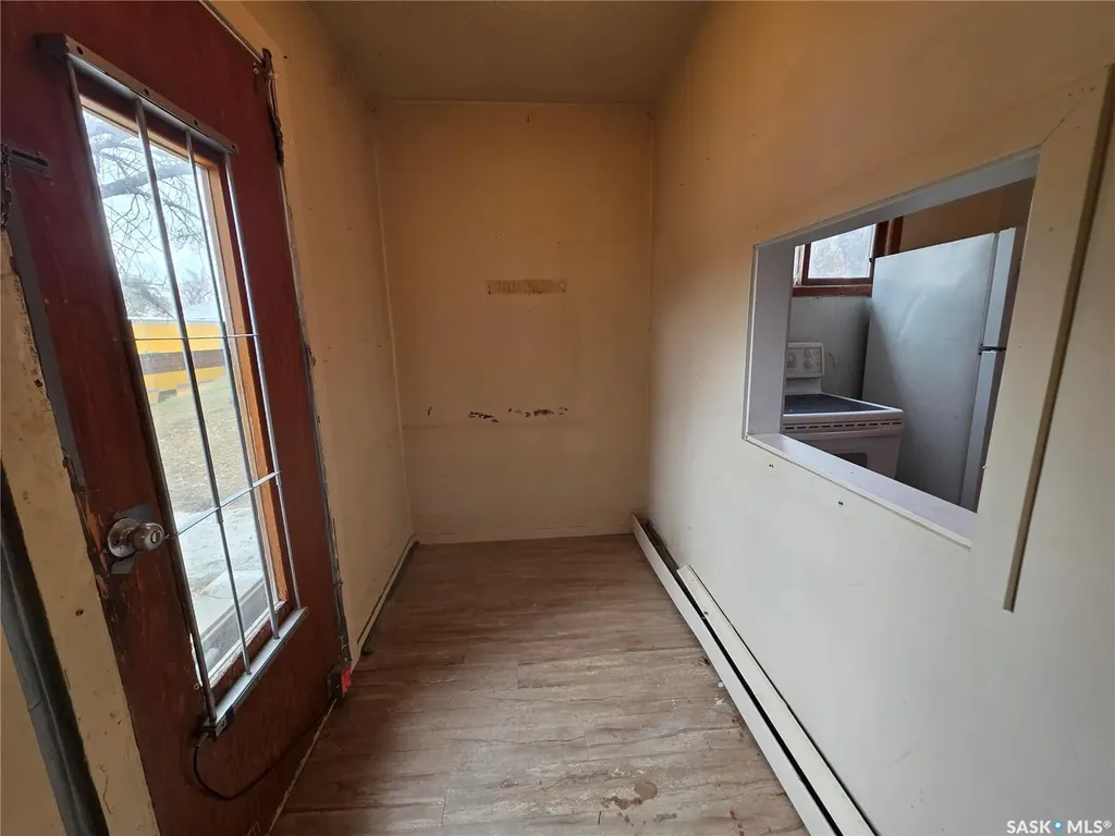 927 North Railway Street E Swift Current SK S9H 1E4