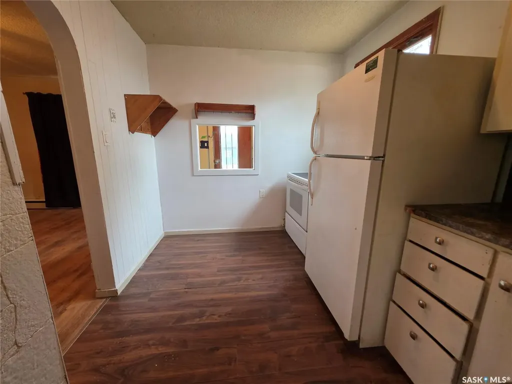 927 North Railway Street E Swift Current SK S9H 1E4