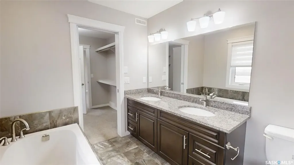 6 Cooper Way Kindersley SK S0L 1S1