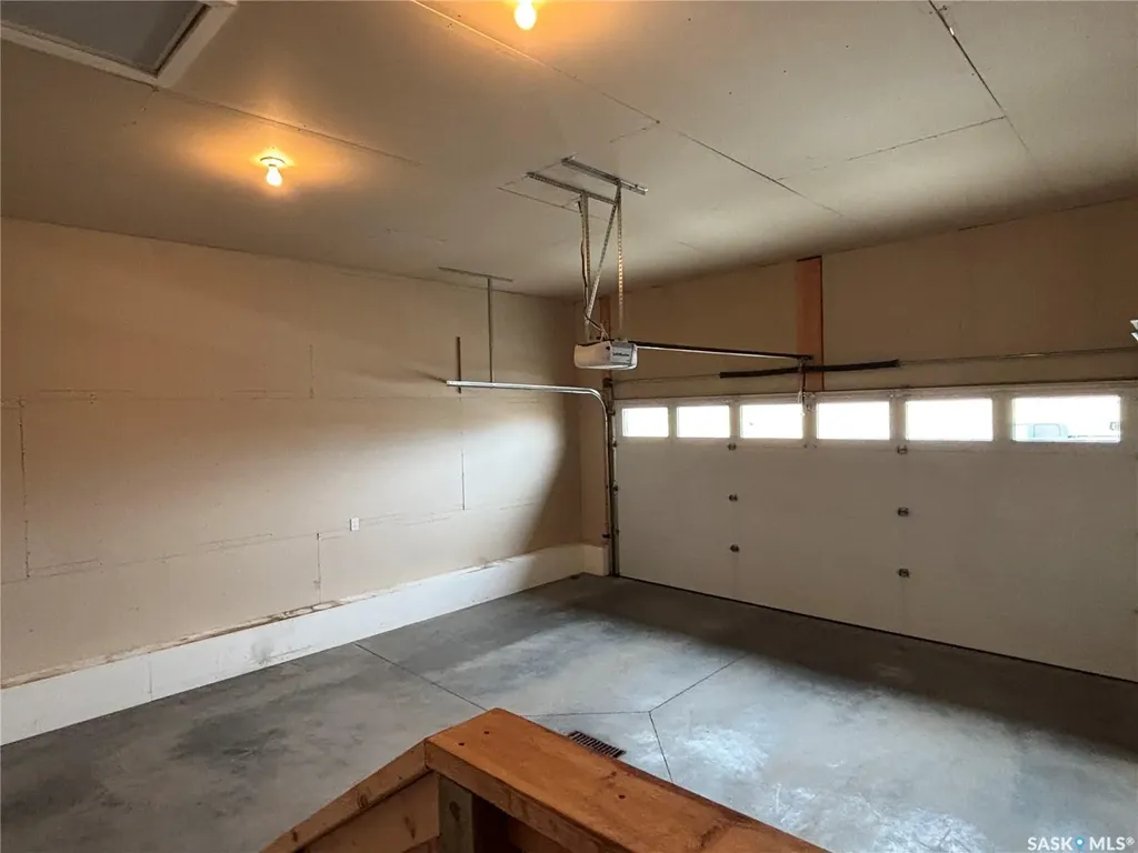 6 Cooper Way Kindersley SK S0L 1S1