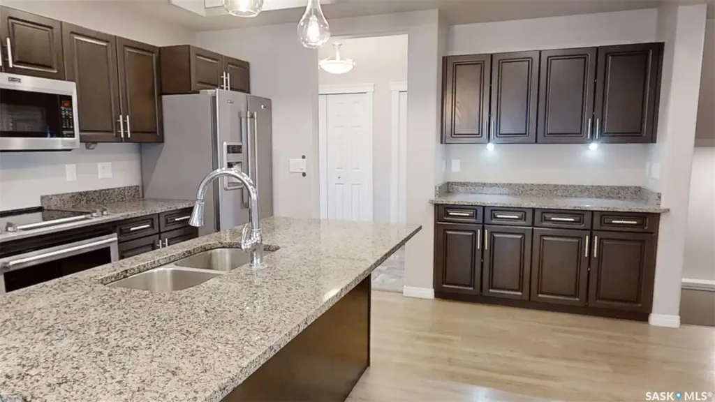 6 Cooper Way Kindersley SK S0L 1S1