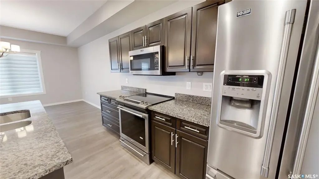 6 Cooper Way Kindersley SK S0L 1S1