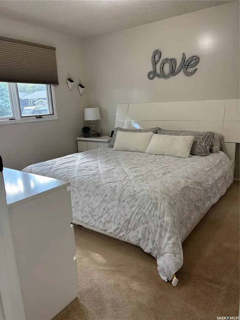 40 Overlord Crescent Kindersley SK S0L 1S0