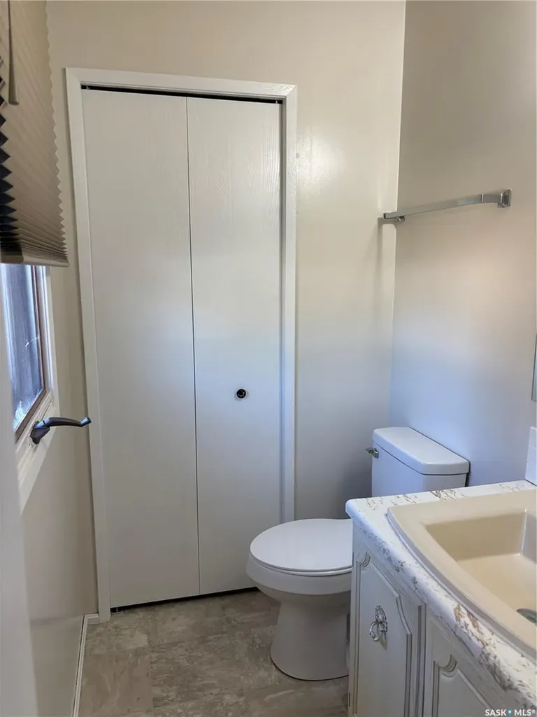 40 Overlord Crescent Kindersley SK S0L 1S0