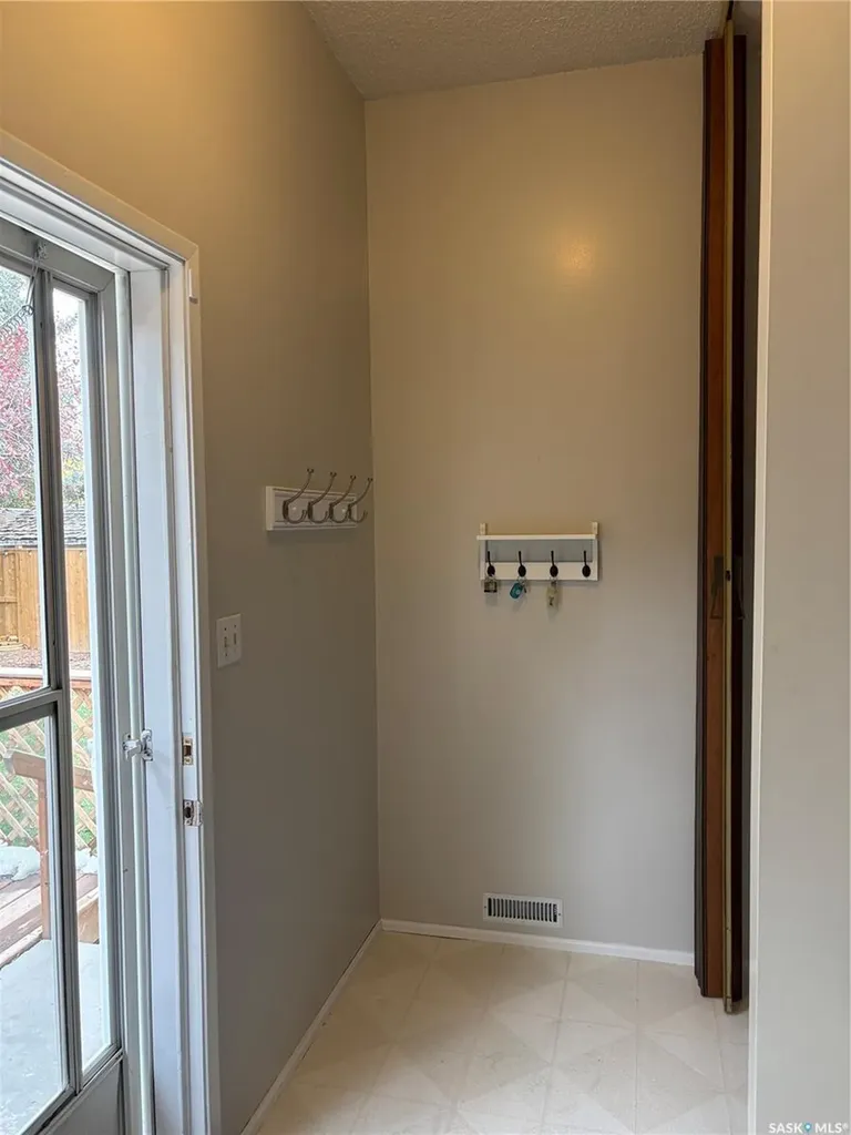 40 Overlord Crescent Kindersley SK S0L 1S0